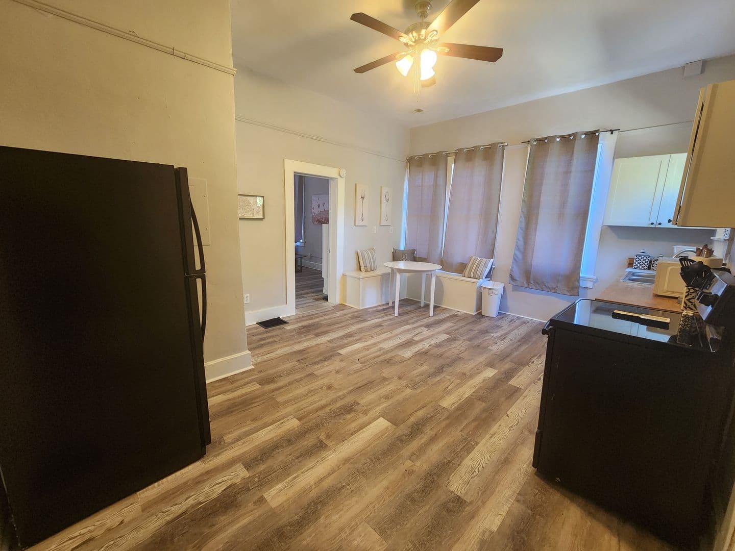 Columbus Apartment: 917 Oakview Ave