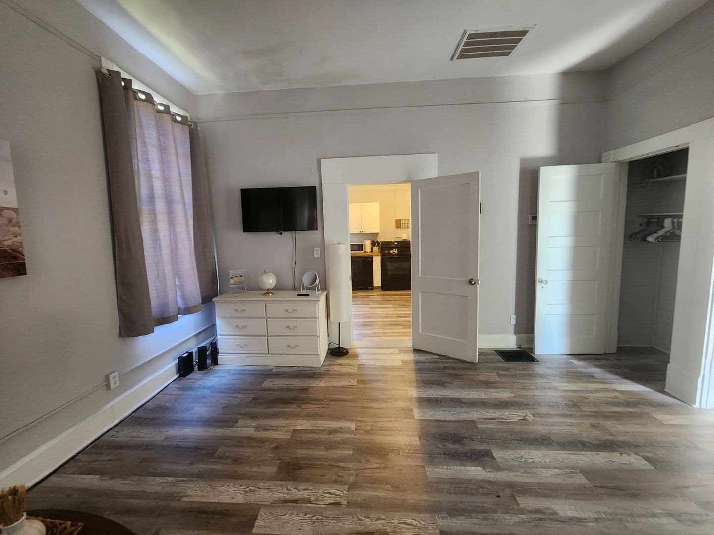 Columbus Apartment: 917 Oakview Ave