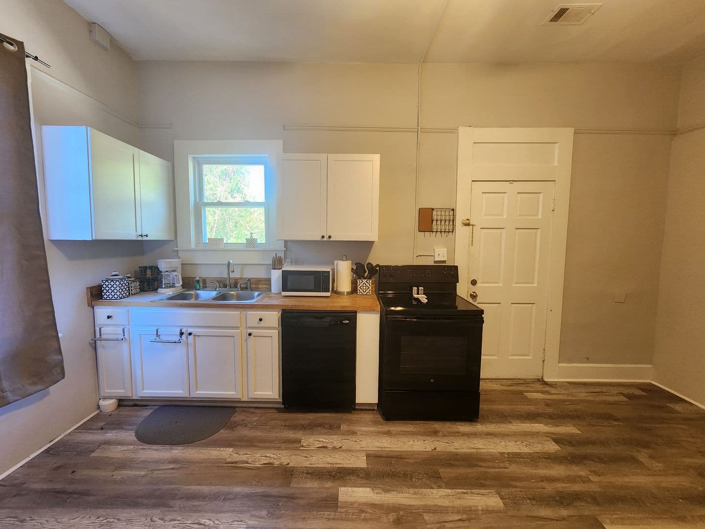 Columbus Apartment: 917 Oakview Ave