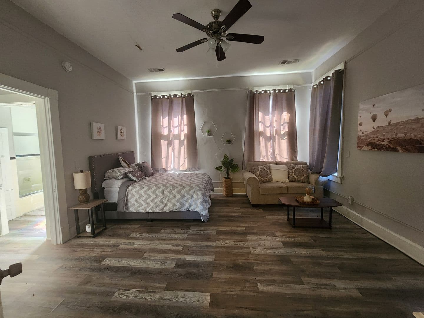 Columbus Apartment: 917 Oakview Ave