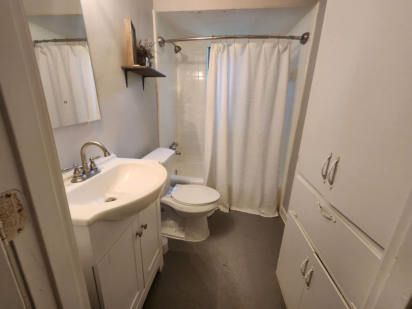 Columbus Apartment: 917 Oakview Ave