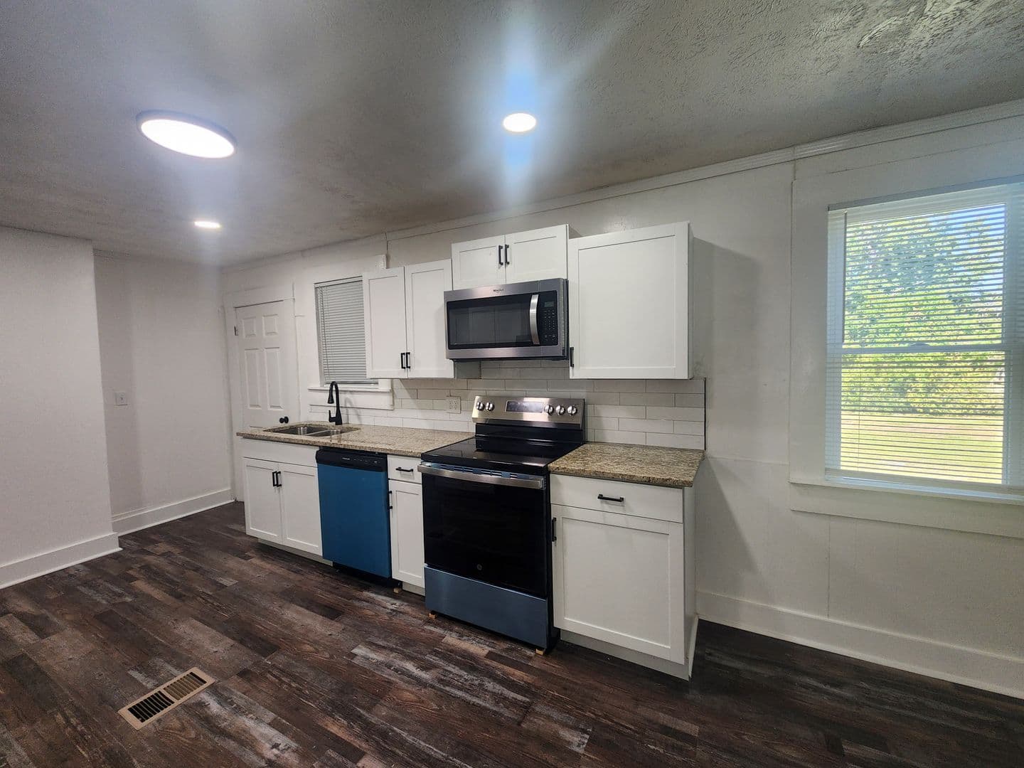 Columbus House: 5503 Buena Vista Rd