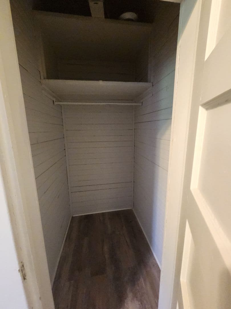 Columbus Apartment: 917 Oakview Ave
