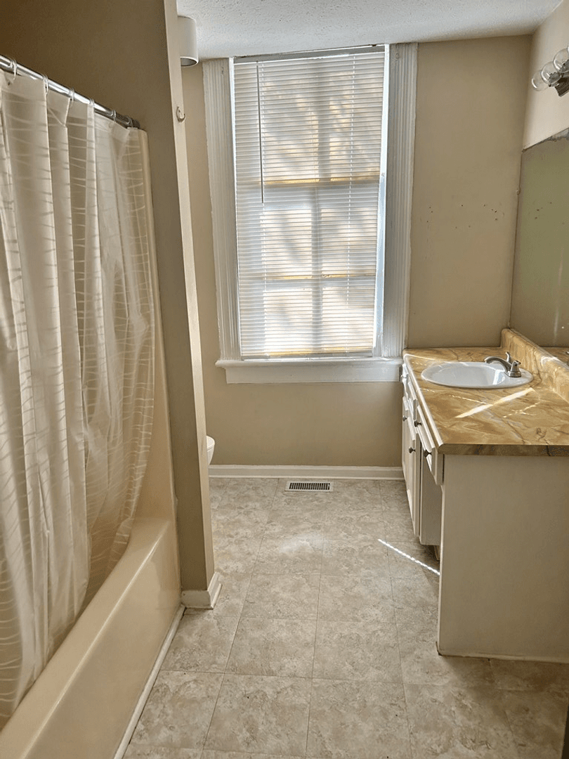 Columbus Apartment: 1113 19th Street