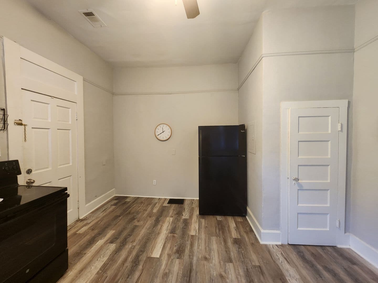 Columbus Apartment: 917 Oakview Ave