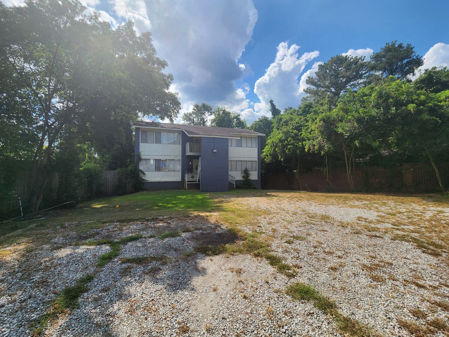 Columbus Apartment: 917 Oakview Ave