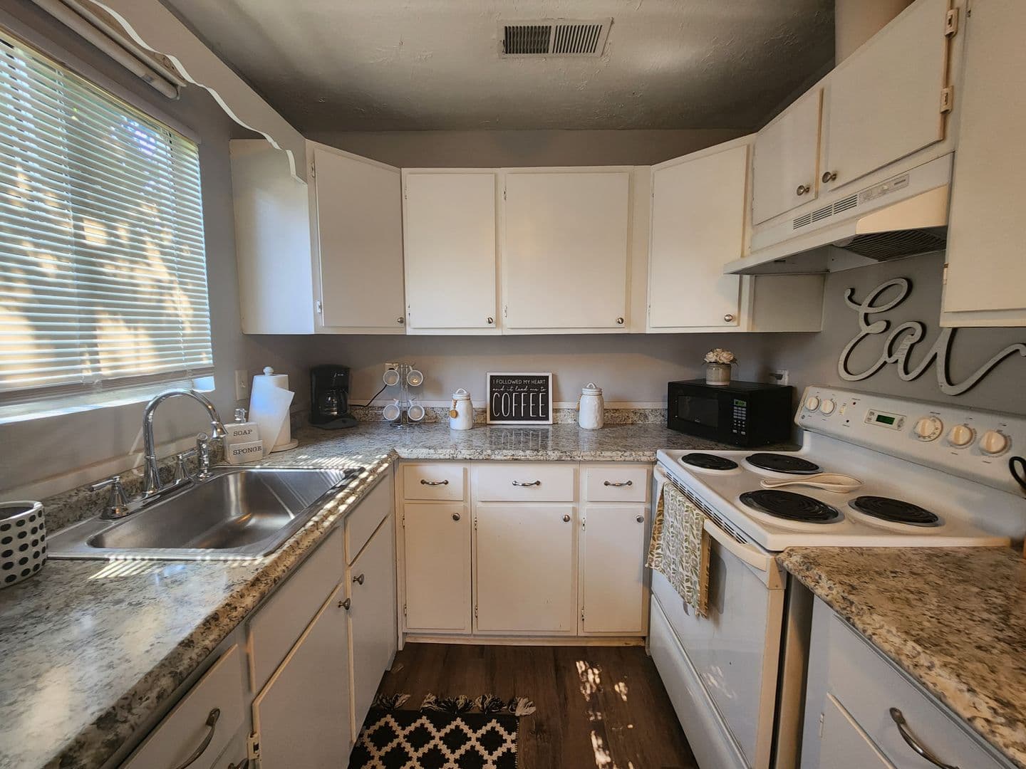 Columbus Apartment: 917 Oakview Ave