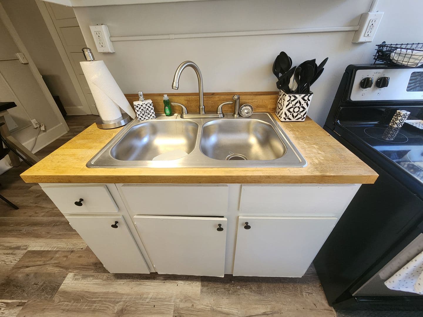 Columbus Apartment: 917 Oakview Ave