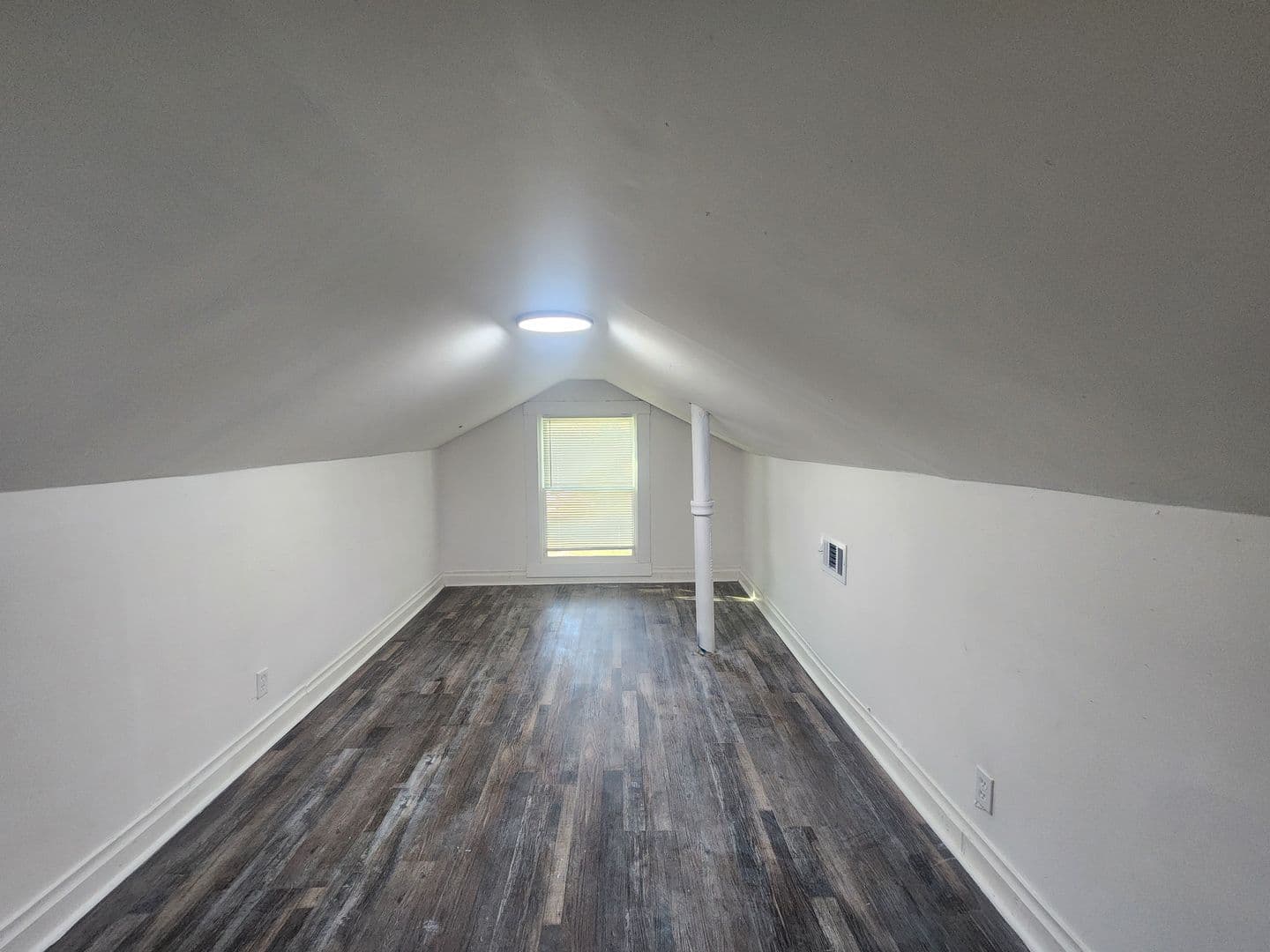 Columbus House: 5503 Buena Vista Rd