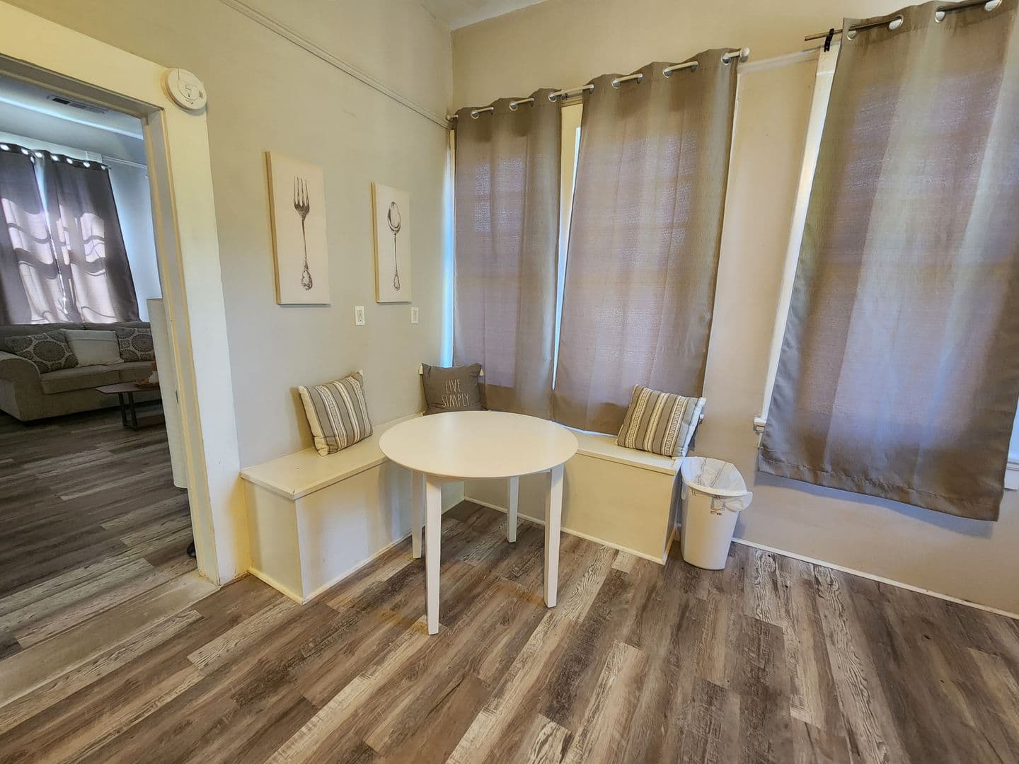 Columbus Apartment: 917 Oakview Ave