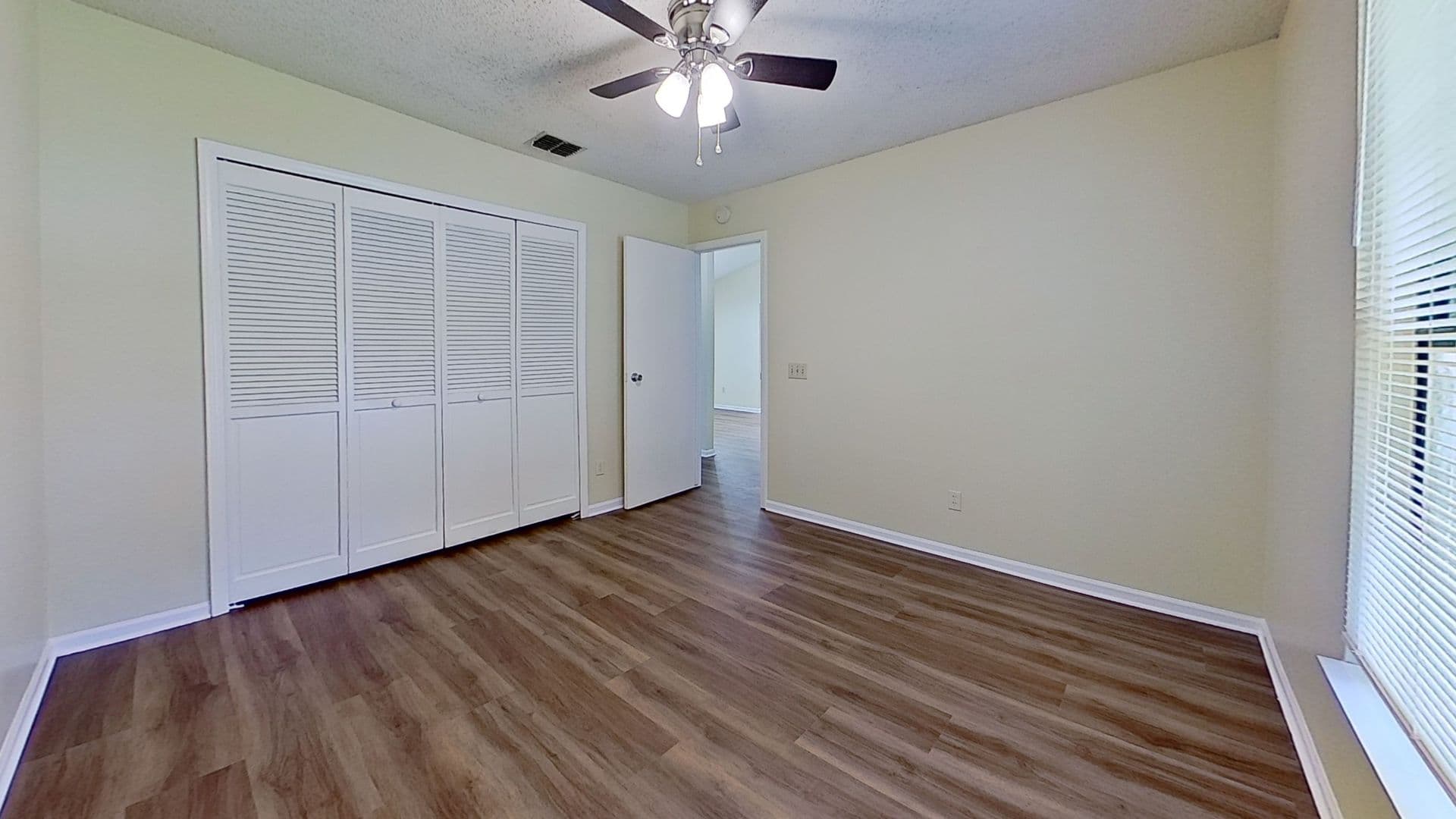 Jacksonville House: 12958 Medford Lane