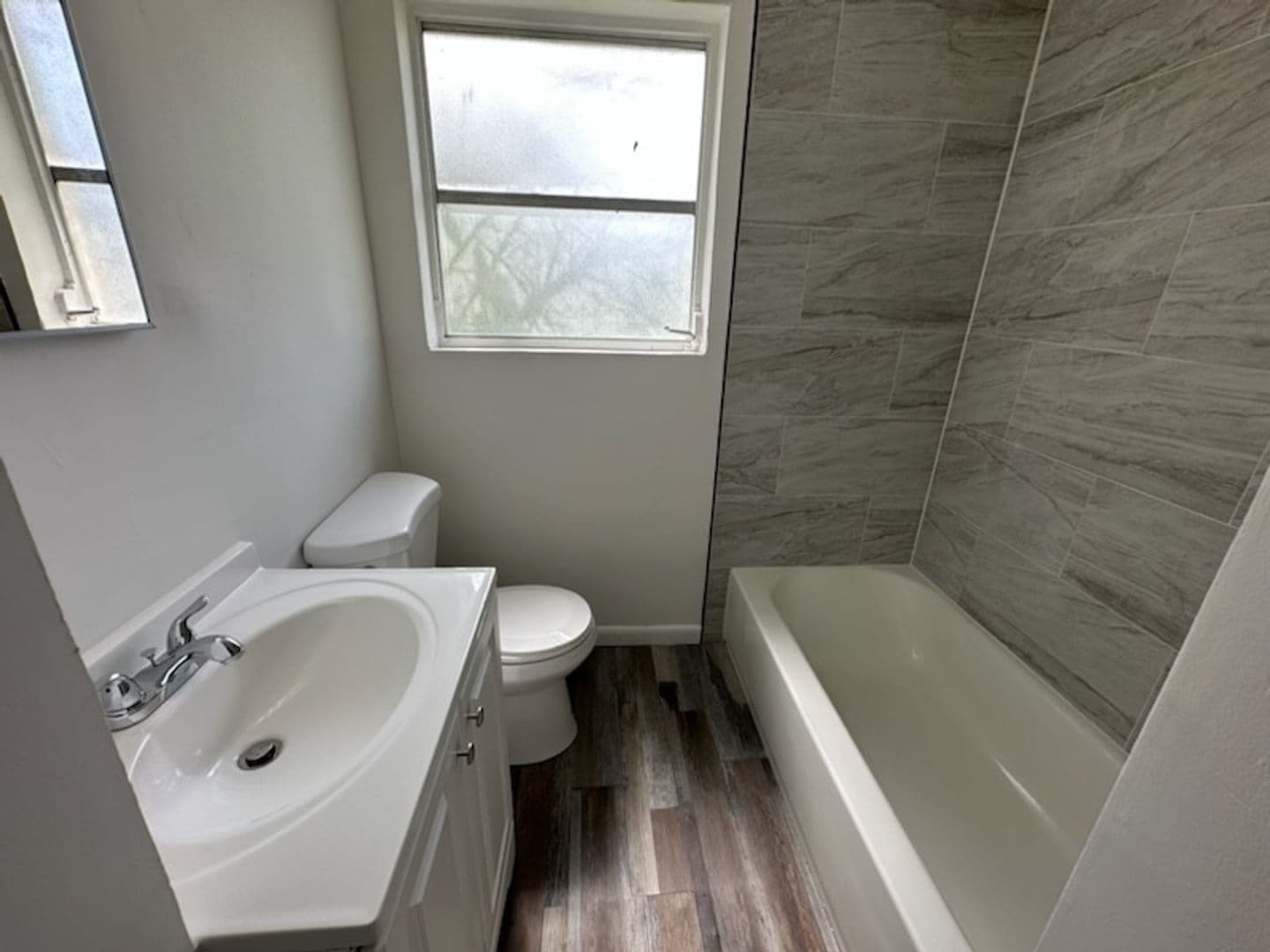 Jacksonville House: 3427 Rogero Road