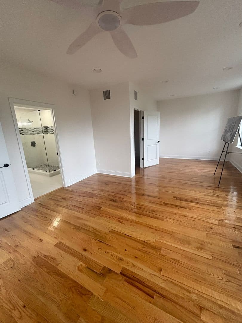 Jacksonville House: 304 E. 5th St