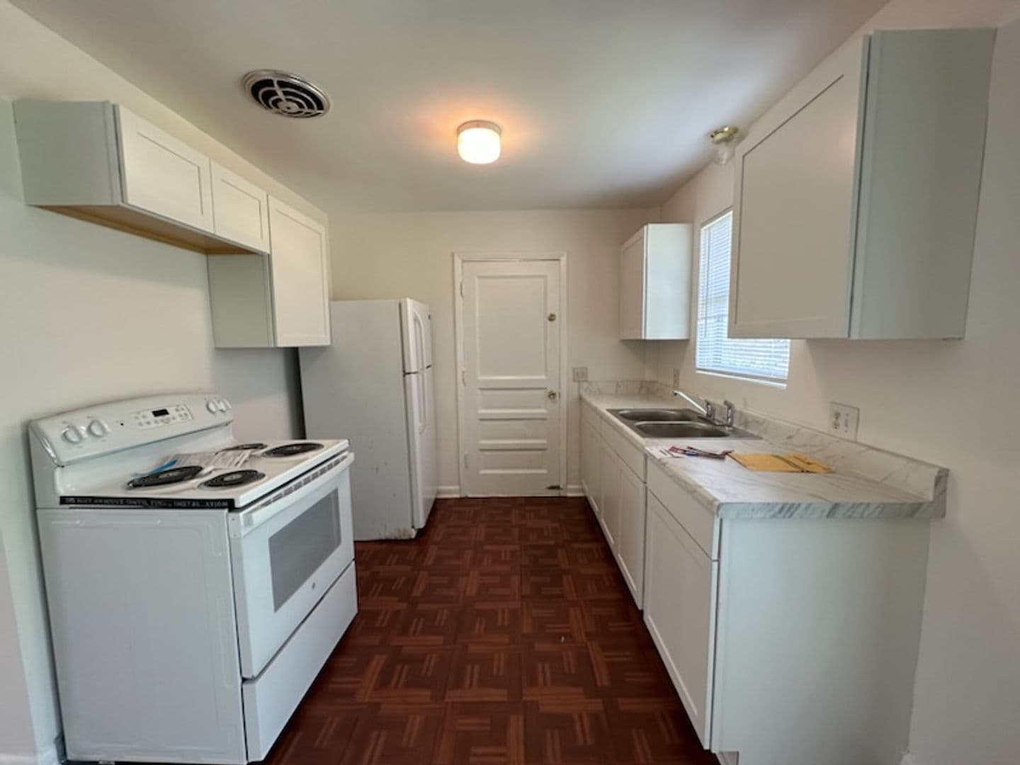 Jacksonville House: 3427 Rogero Road