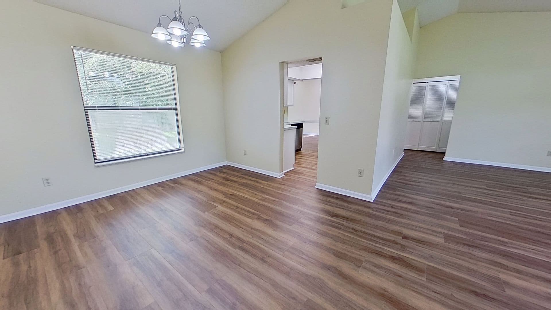 Jacksonville House: 12958 Medford Lane