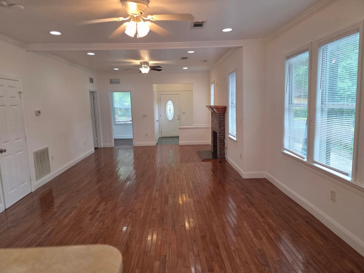 Jacksonville House: 2675 Ernest St