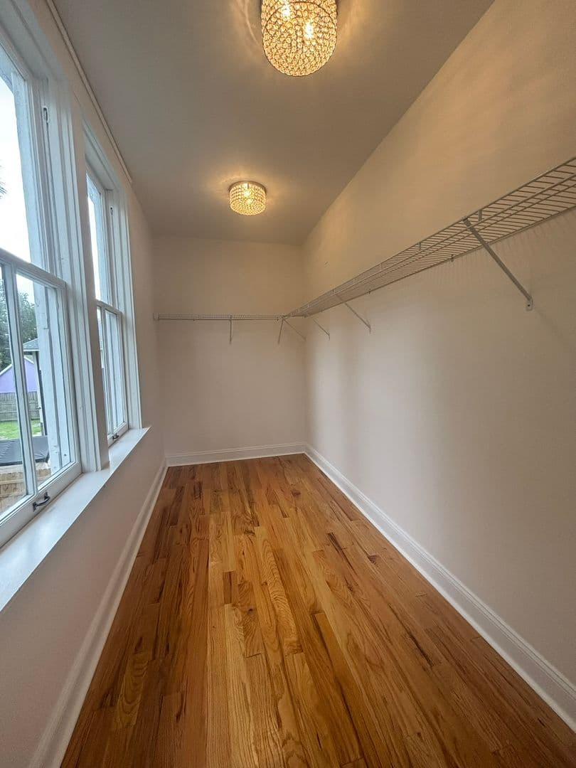Jacksonville House: 304 E. 5th St