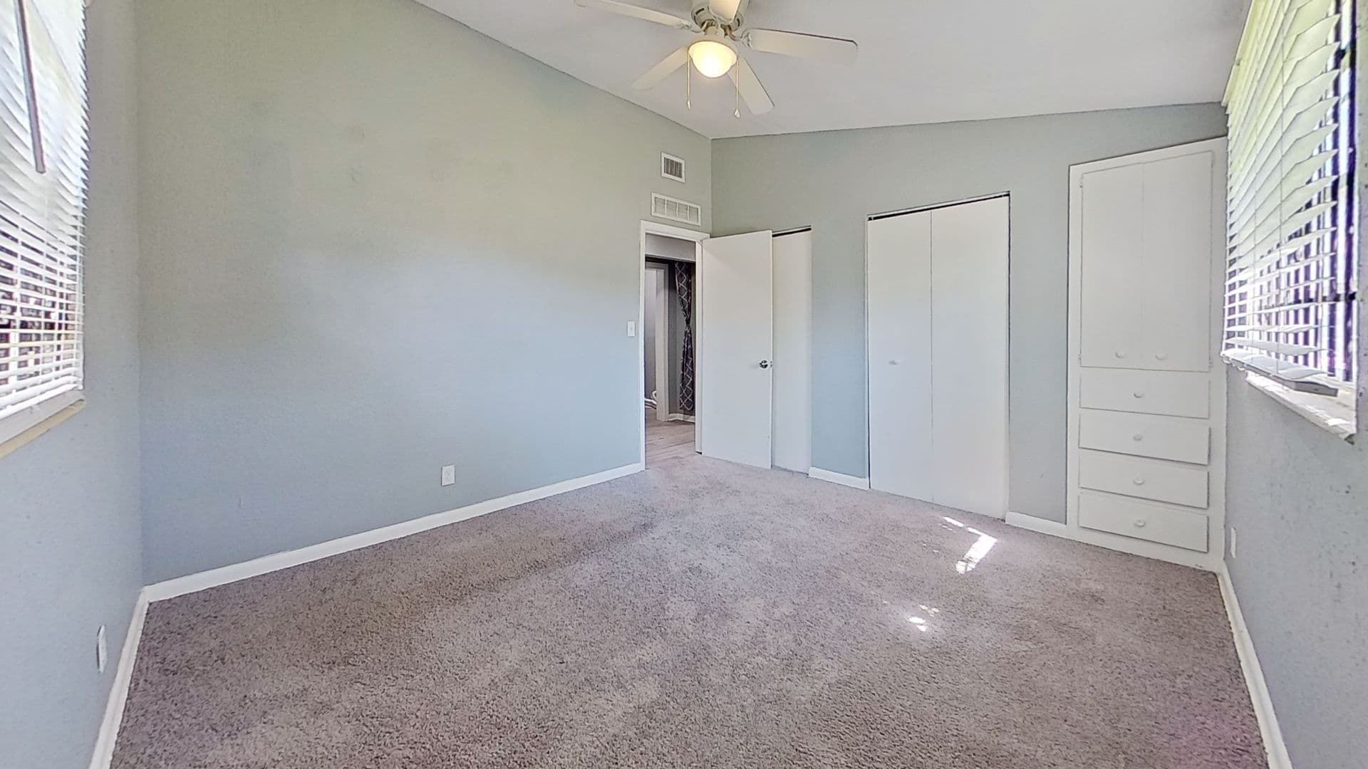 Jacksonville House: 9276 Greenleaf Rd