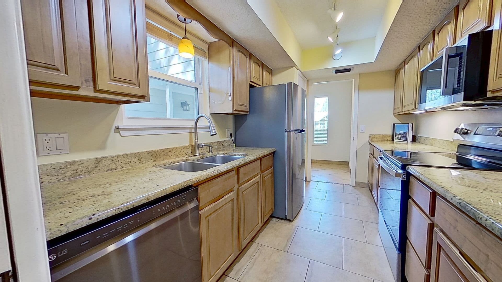 Neptune Beach House: 1115 Hamlet Court