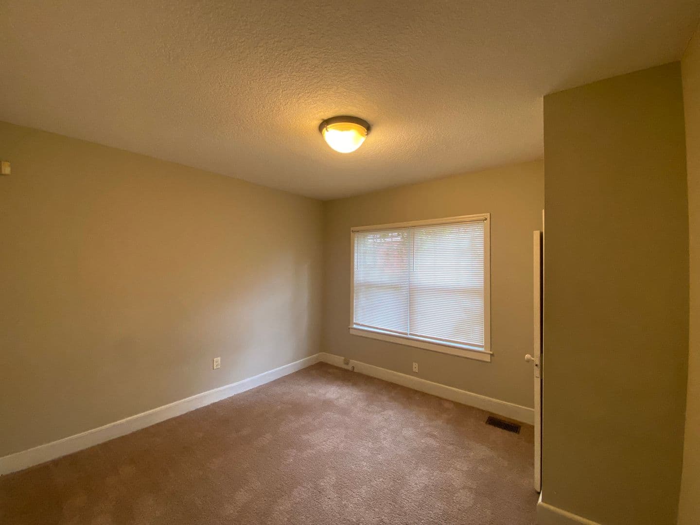 Jacksonville Apartment: 2920 Dellwood Avenue