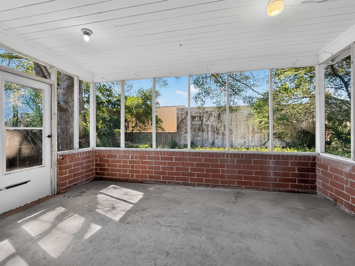 Jacksonville House: 2626 Oak Summit Drive