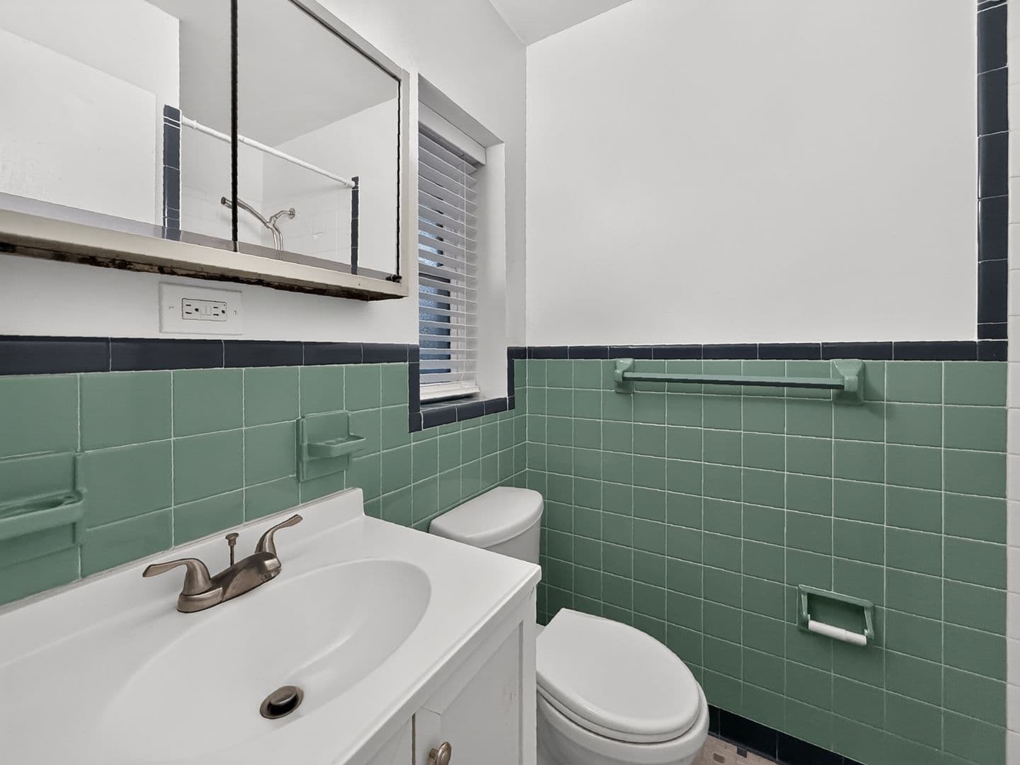 Jacksonville House: 6306 Romilly Drive South