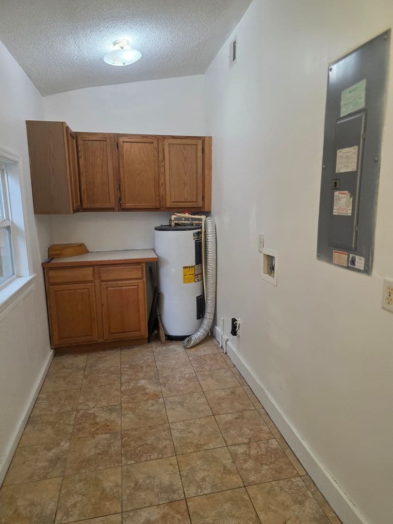 Jacksonville House: 2675 Ernest St