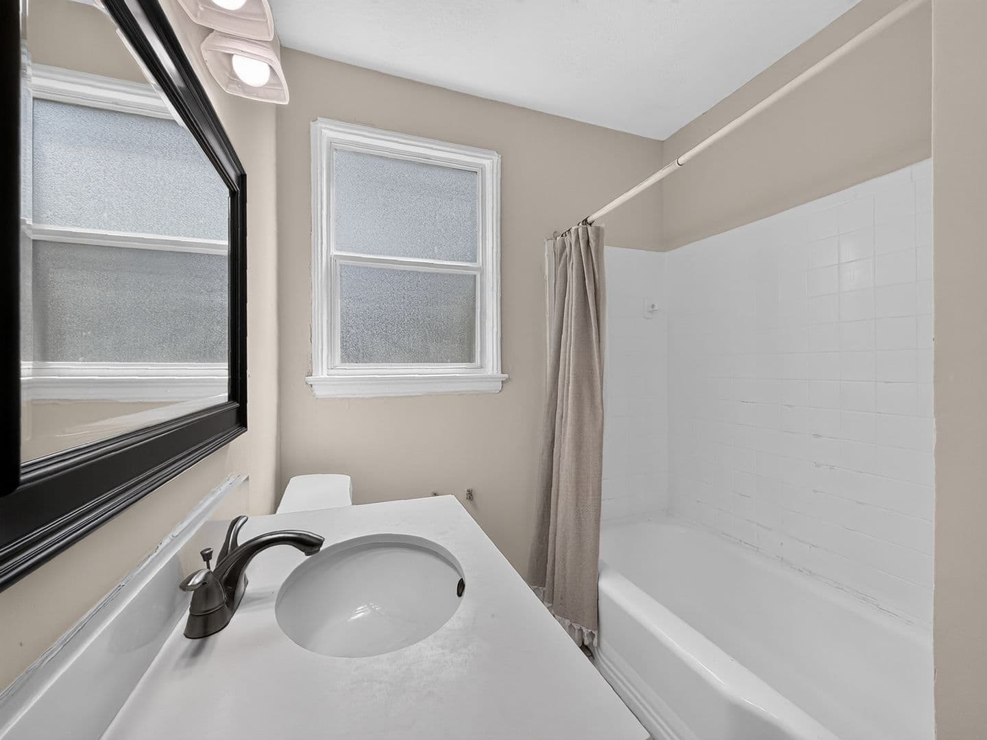 Jacksonville Apartment: 1545-1547  Flagler Avenue