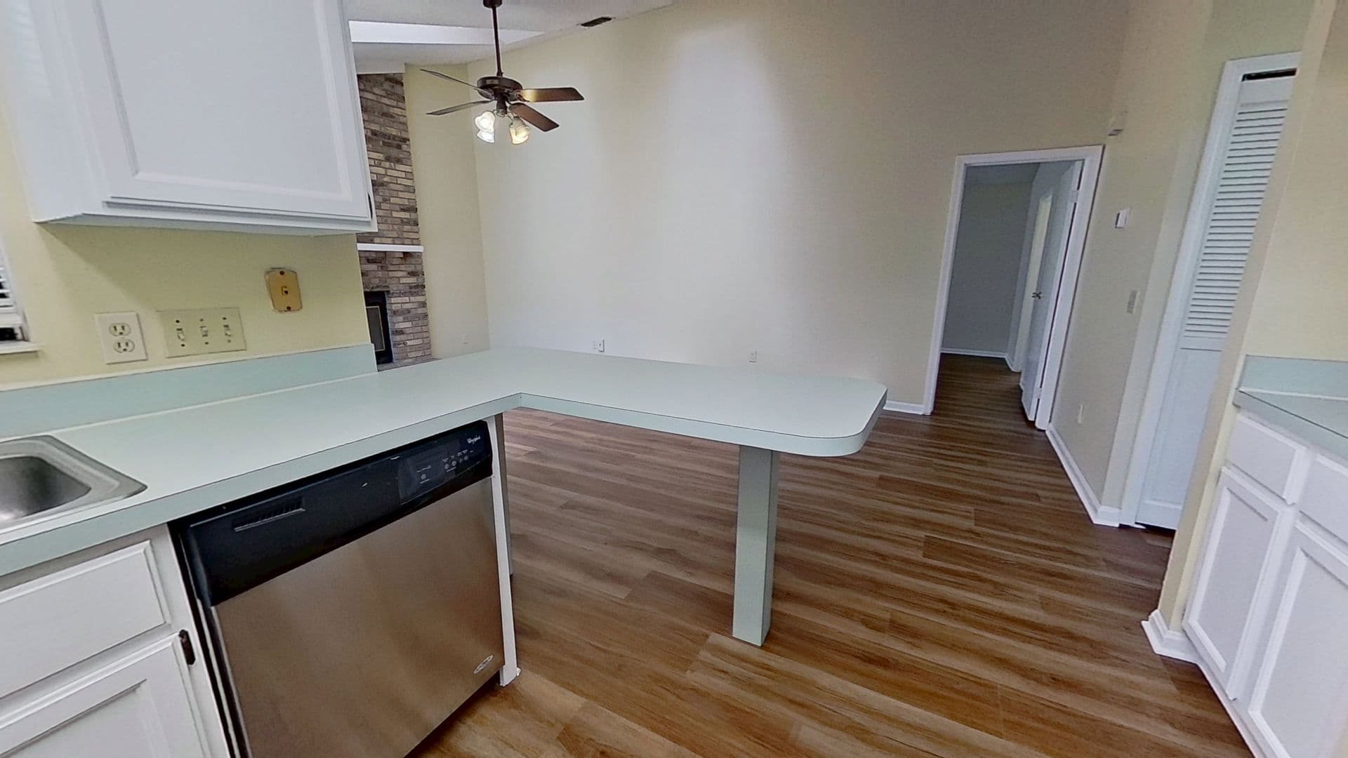 Jacksonville House: 12958 Medford Lane