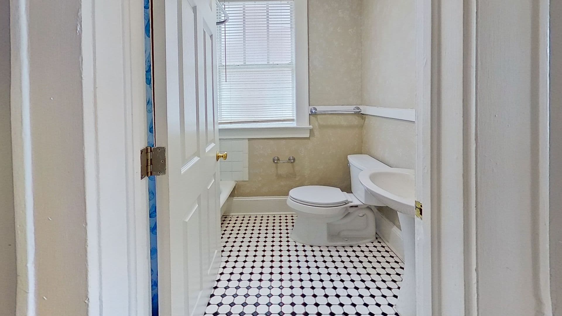 Jacksonville Apartment: 2619 College St