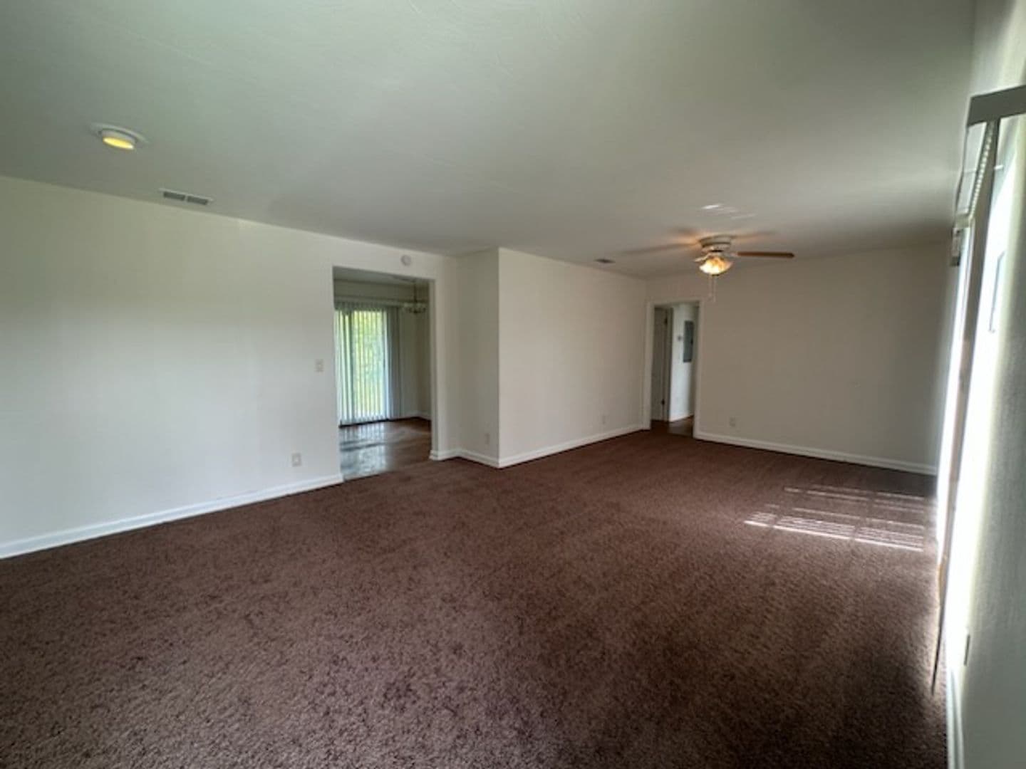 Jacksonville House: 3427 Rogero Road