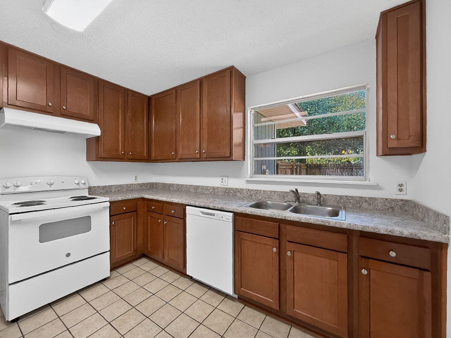 Atlantic Beach House: 1615 Seminole Road
