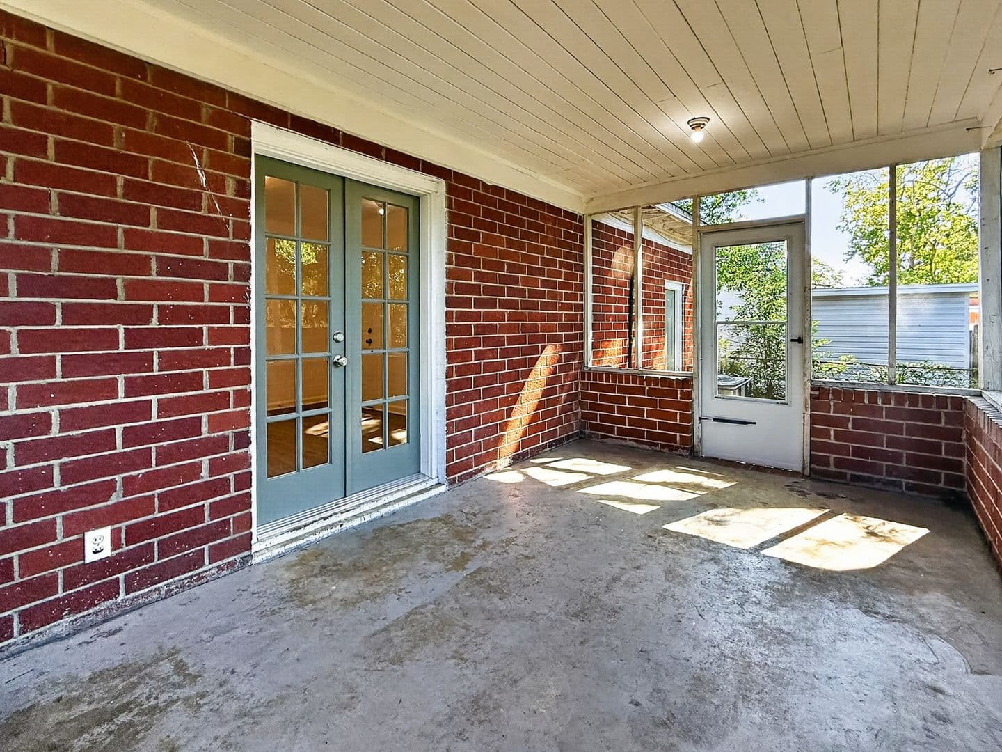 Jacksonville House: 2626 Oak Summit Drive