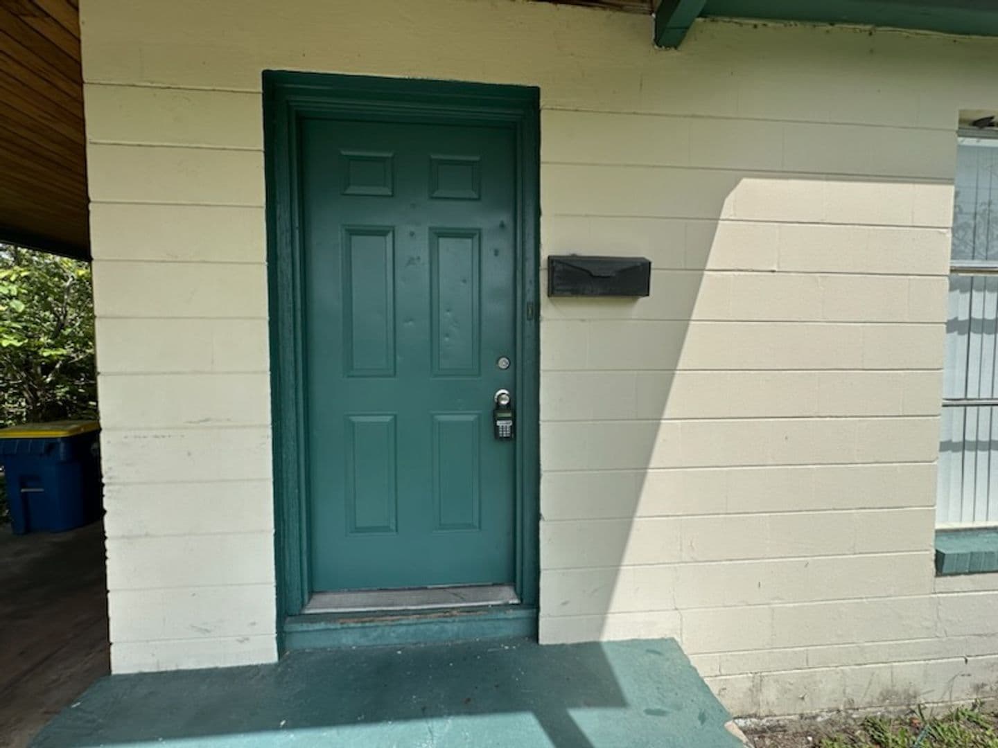 Jacksonville House: 3427 Rogero Road