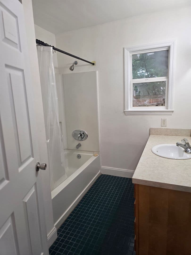 Jacksonville House: 2675 Ernest St