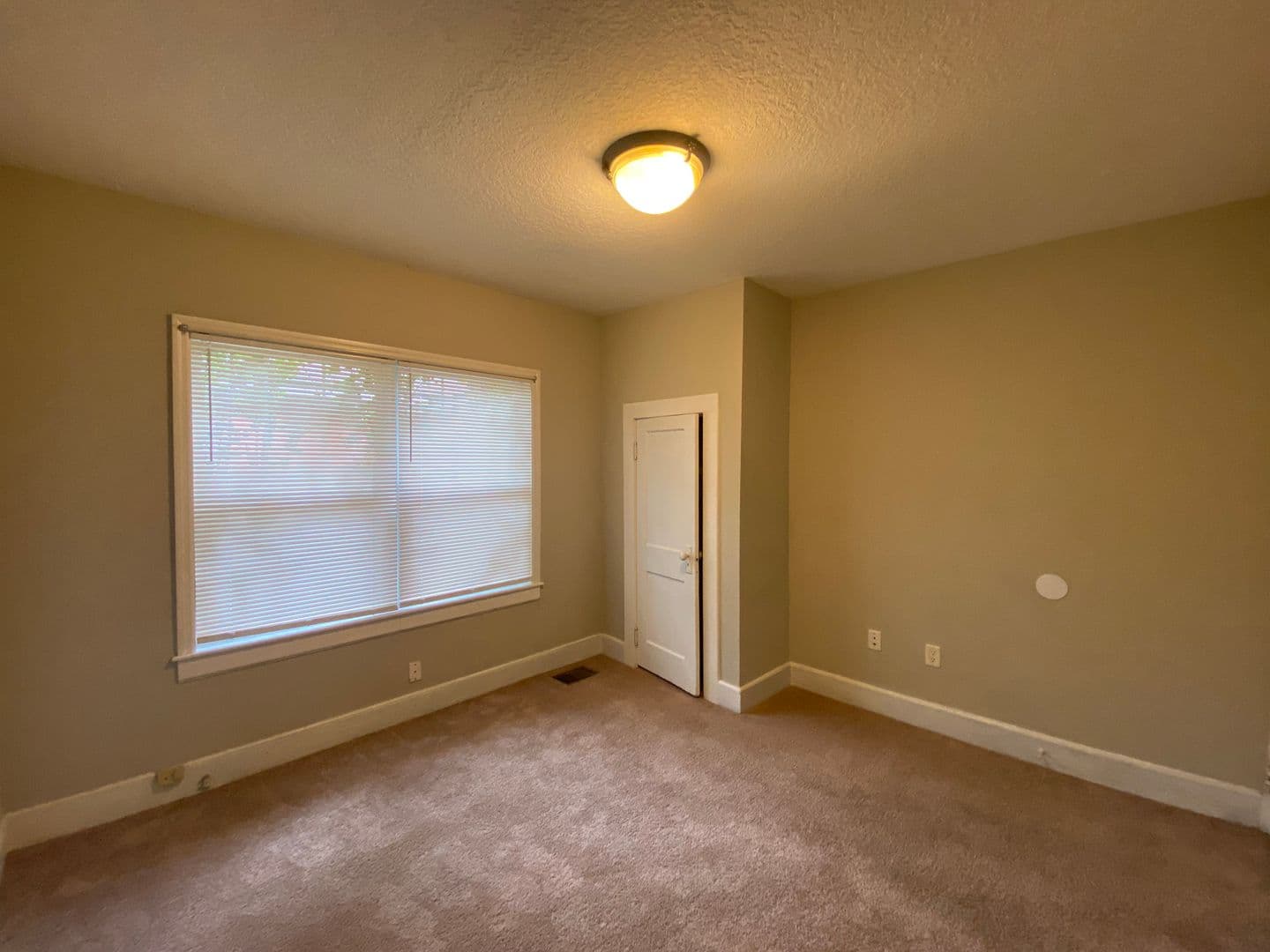 Jacksonville Apartment: 2920 Dellwood Avenue