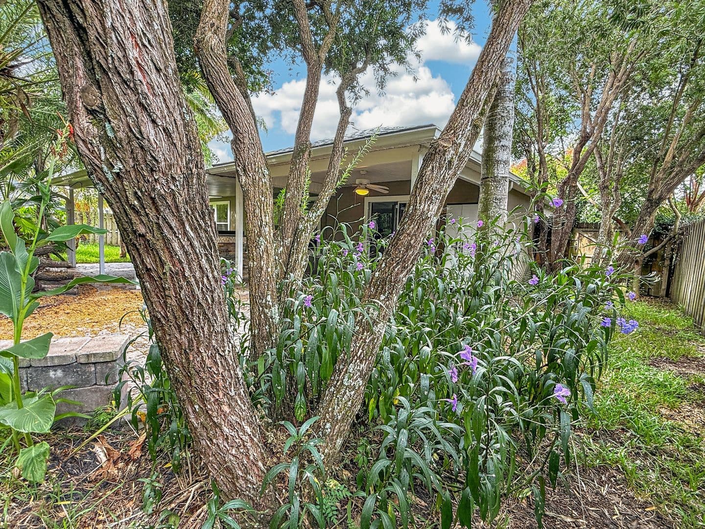Middleburg House: 1818 Hollow Glen Dr.