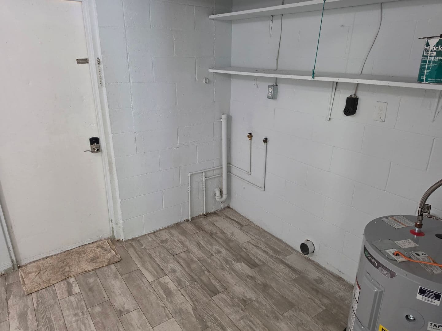 Sanford Apartment: 2205 S Park Avenue