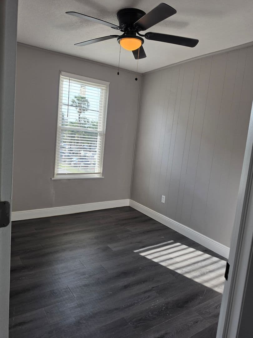 Deland Apartment: 202 Luella Ct