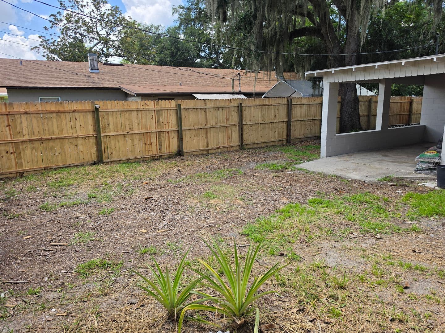 Sanford Apartment: 2205 S Park Avenue