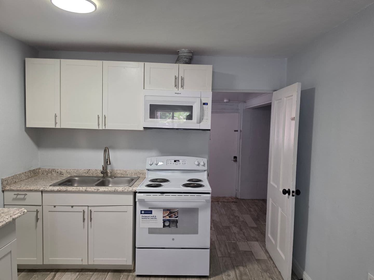 Sanford Apartment: 2205 S Park Avenue