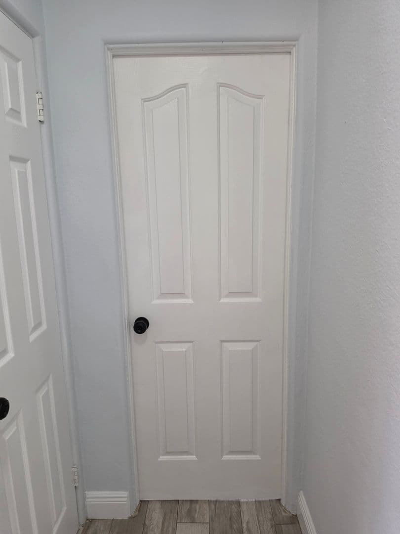 Sanford Apartment: 2205 S Park Avenue