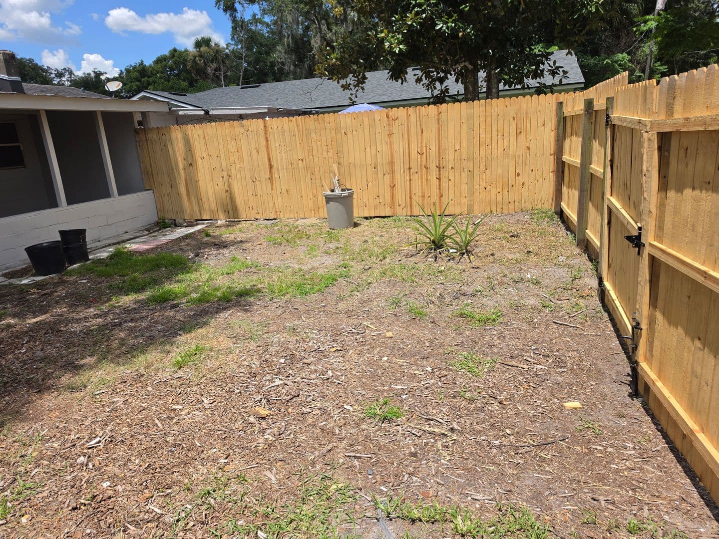Sanford Apartment: 2205 S Park Avenue
