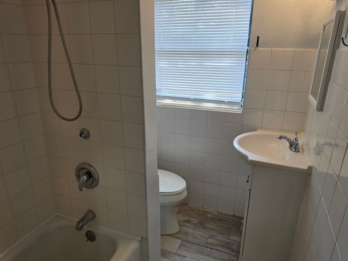 Sanford Apartment: 2205 S Park Avenue