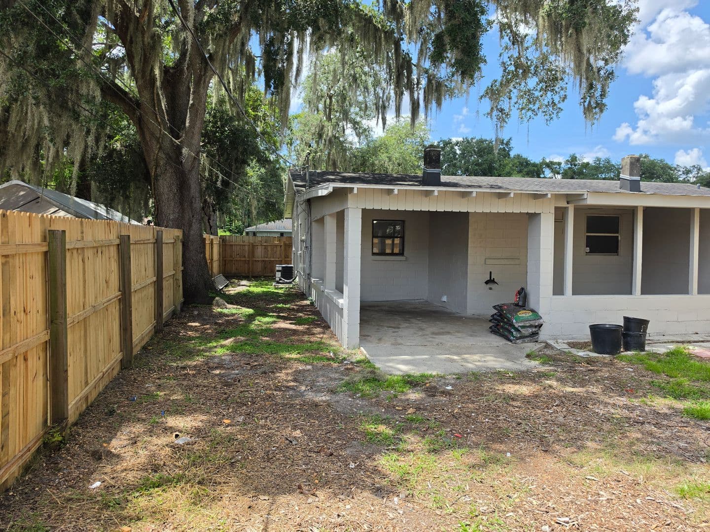 Sanford Apartment: 2205 S Park Avenue