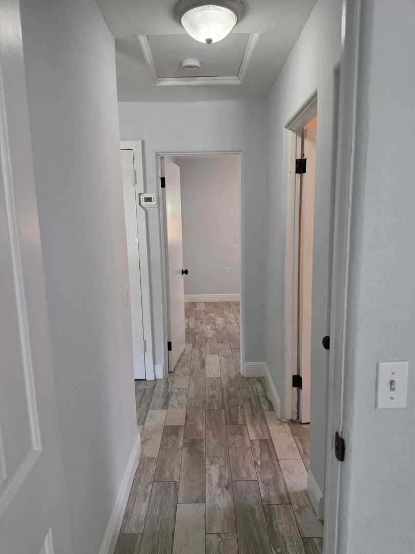 Sanford Apartment: 2205 S Park Avenue