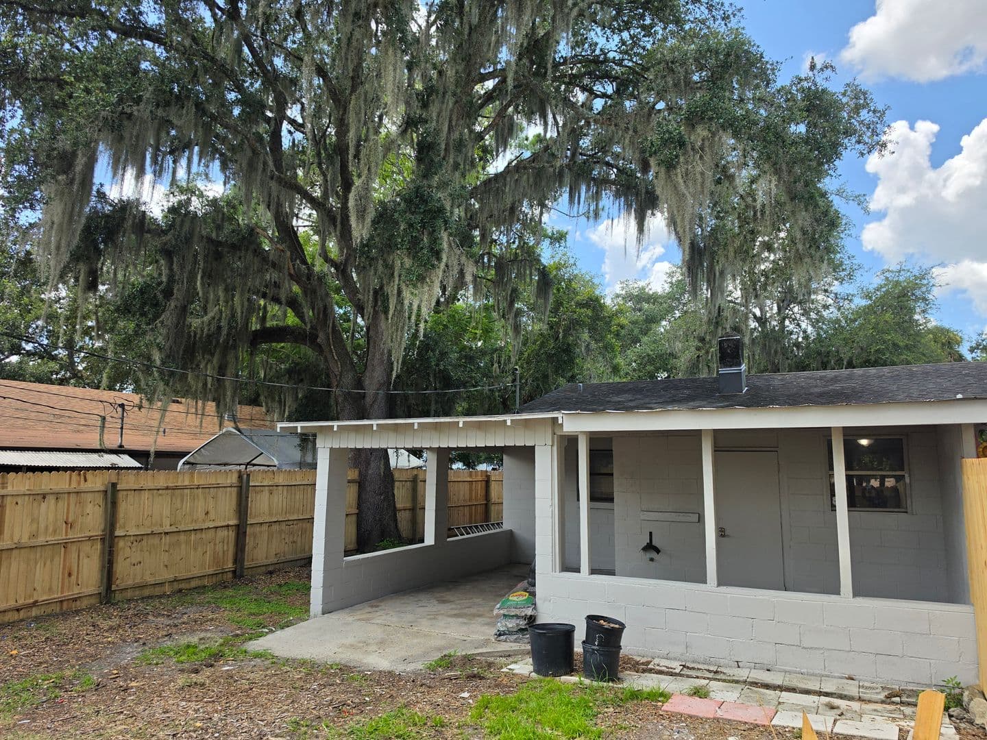 Sanford Apartment: 2205 S Park Avenue