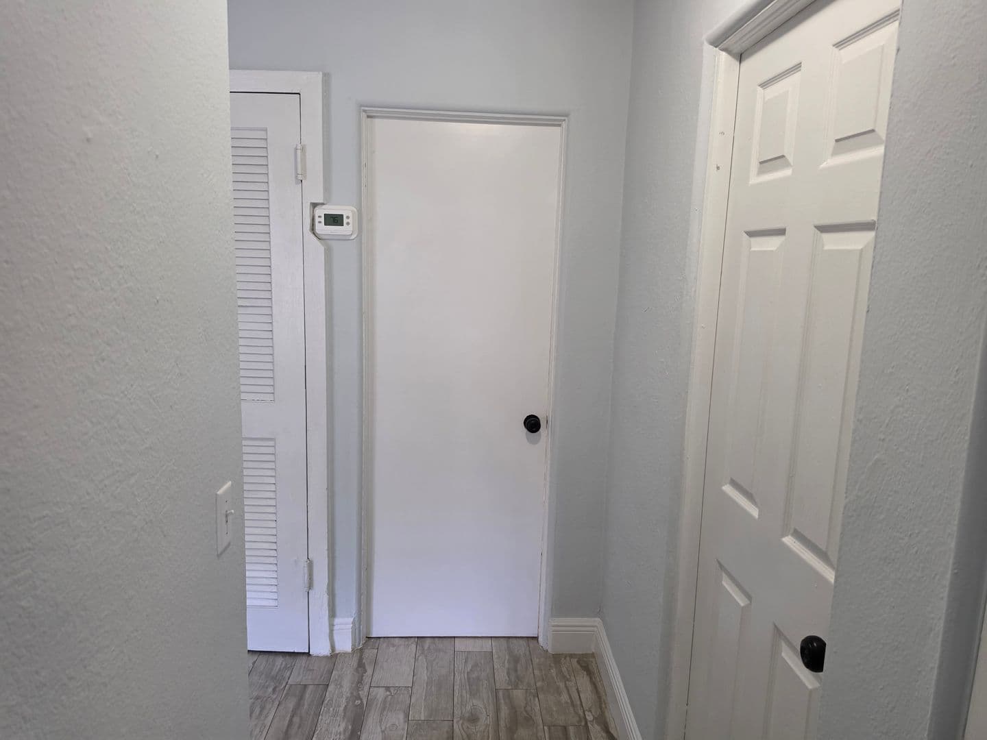Sanford Apartment: 2205 S Park Avenue
