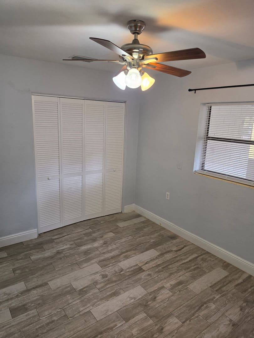 Sanford Apartment: 2205 S Park Avenue