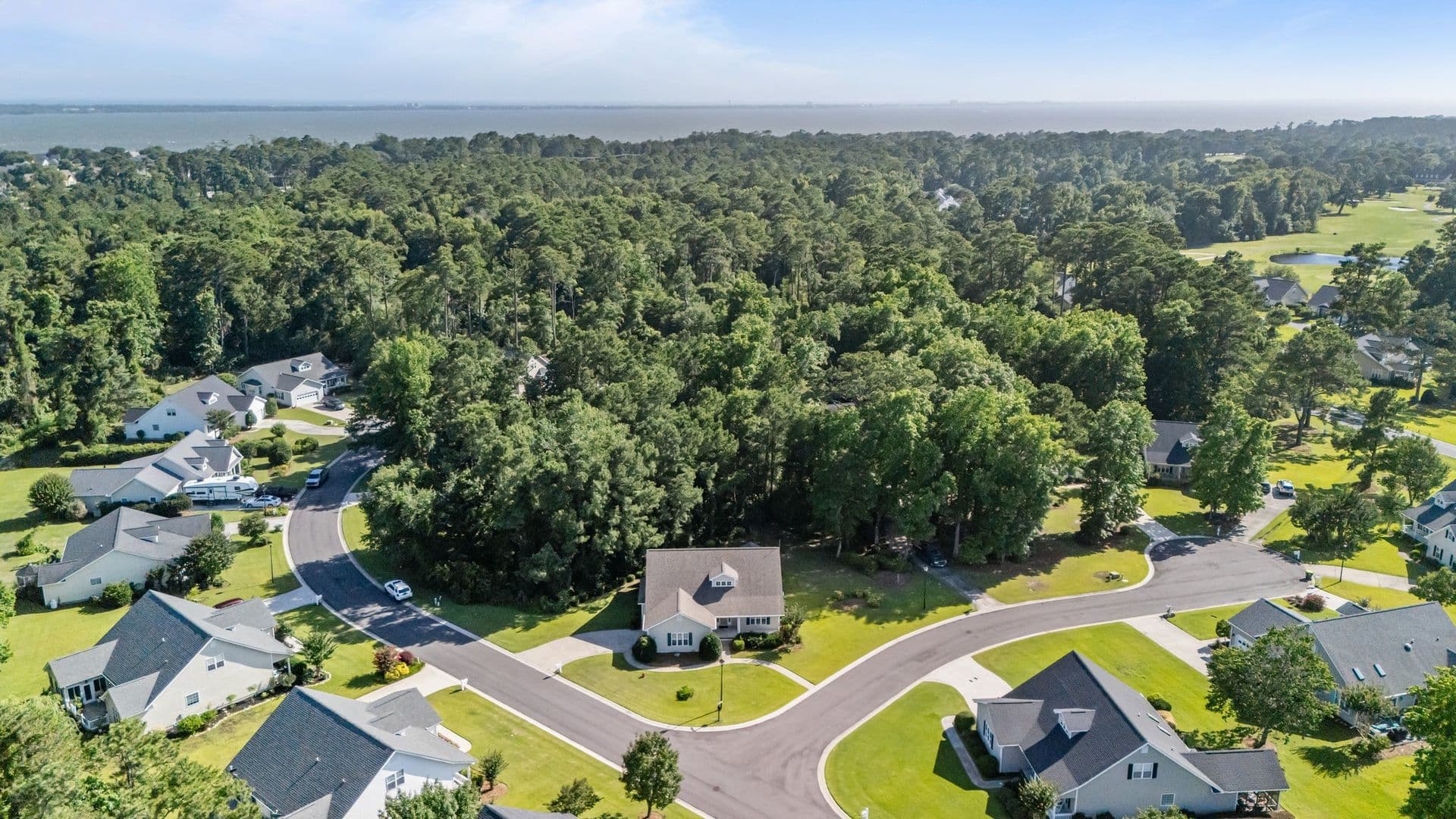Morehead City House: 212 Carefree Lane